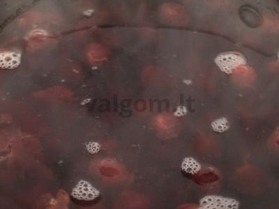 Kompotas iš užšaldytos vyšnios Žingsnis 3