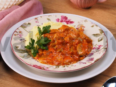 Jautienos stroganoff su pomidorų pasta receptas pagrindine nuotrauka