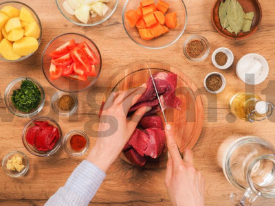 Jautienos šurpa su pomidorų pasta receptas Žingsnis 1