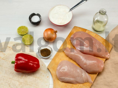 Fajitos su vištienos krūtinėle ir paprikomis receptas Žingsnis 1