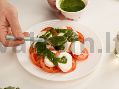 Caprese su pesto padažu Žingsnis 2