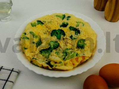 Brokolių omletas pagrindine nuotrauka