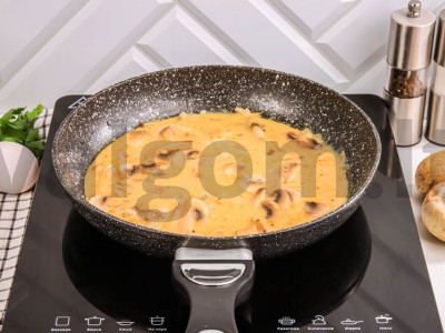 Omletas su grybais ir grietinėle Žingsnis 5