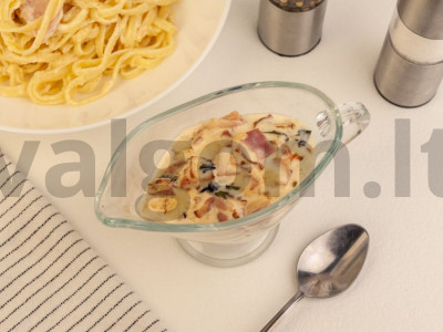 Carbonara padažas pagrindine nuotrauka