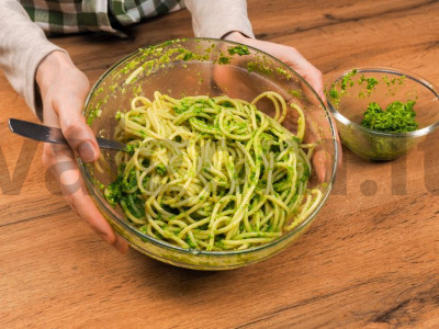 Makaronai su naminiu pesto padažu Žingsnis 2