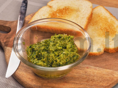 Pesto Genovese padažas. pagrindine nuotrauka