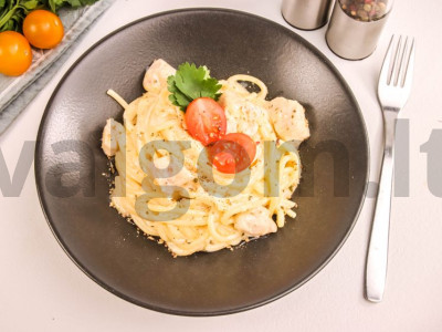 Makaronai carbonara su vištiena pagrindine nuotrauka