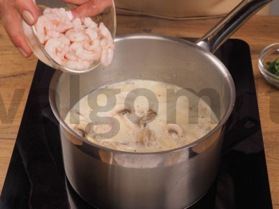 Tom Yum sriuba su kokosų pienu Žingsnis 2