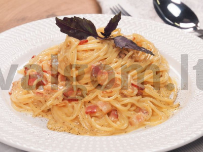 Carbonara su šonine pagrindine nuotrauka