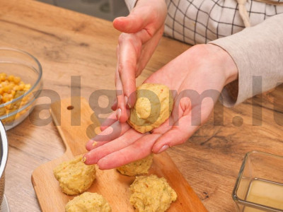 Salotos su falafeliais ir humusu Žingsnis 1