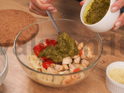 Fettuccini su pesto. Žingsnis 2
