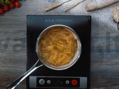 Tagliatelle su kalakutiena, mėlynuoju sūriu ir bazilikais Žingsnis 1