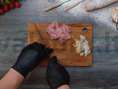 Tagliatelle su kalakutiena, mėlynuoju sūriu ir bazilikais Žingsnis 2