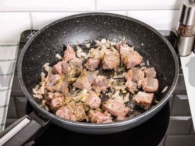 Flotsamo stiliaus makaronai su jautiena Žingsnis 2