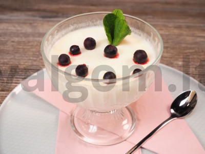 Panna cotta ant agaro agaro pagrindine nuotrauka