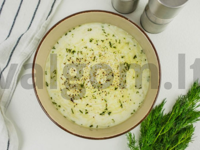 Pieno sriuba multicooker įrenginyje pagrindine nuotrauka