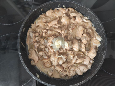 Jautienos stroganovas su vištienos krūtinėle Žingsnis 2