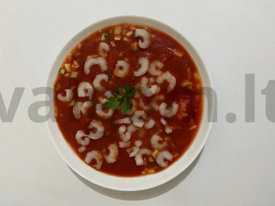 Yummy gazpacho su pomidorų pasta pagrindine nuotrauka