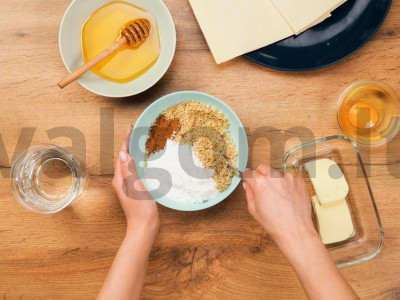 Sluoksniuotos tešlos baklava Žingsnis 1