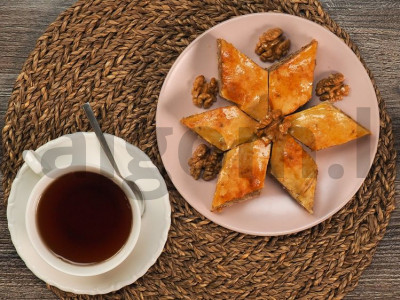 Azerbaidžanietiška baklava pagrindine nuotrauka