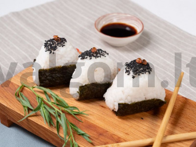 Tuno onigiri pagrindine nuotrauka