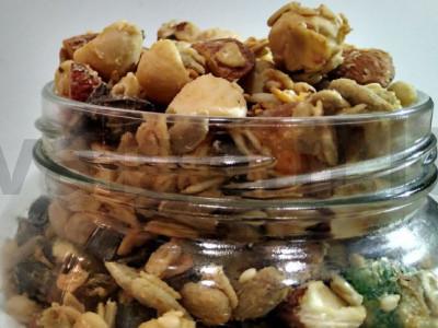 Maitinanti granola su kokosu parduotuvėje Žingsnis 3