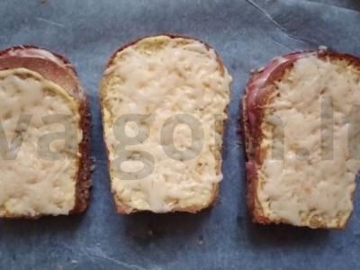 Gausus klasikinis "Croque-monsieur" sumuštinis. Žingsnis 2