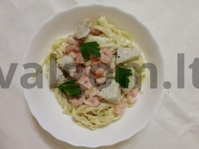 Tagliatelle su jūros gėrybėmis ir kalakutiena pagrindine nuotrauka