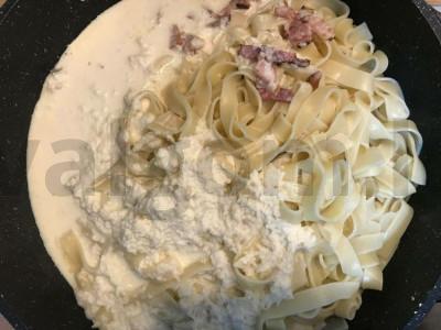 Fettuccini makaronai su šonine grietinėlės padaže Žingsnis 2