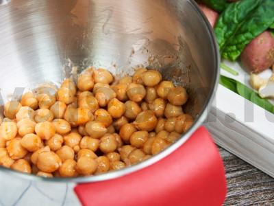 Salotos su mini bulvytėmis, granatais ir avinžirniais Žingsnis 2