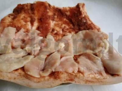 Kepti lašiniai su vištienos krūtinėle ir prieskoniais Žingsnis 2