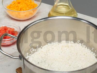 Ryžiai su daržovėmis pomidorų padaže Žingsnis 1
