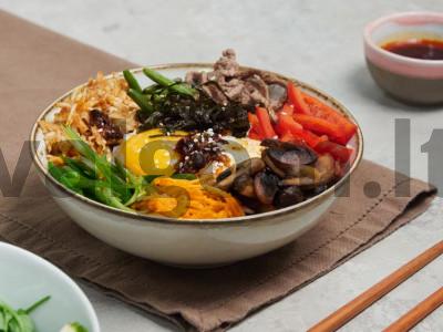 Bibimbap - ryžiai, daržovės, mėsa ir jūsų fantazija pagrindine nuotrauka