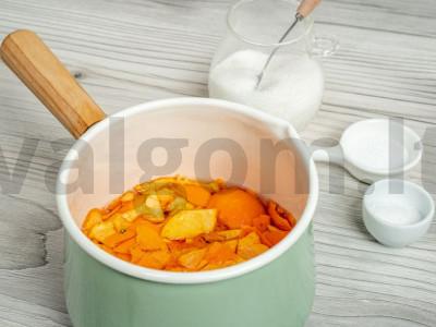 Mandarinų žievelių uogienė Žingsnis 1
