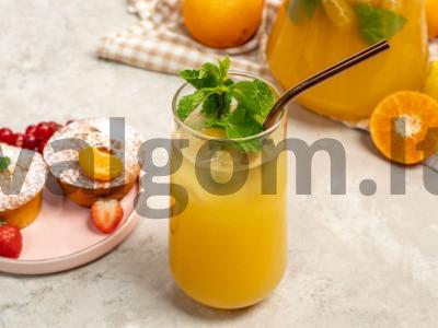 Mandarinų limonadas pagrindine nuotrauka