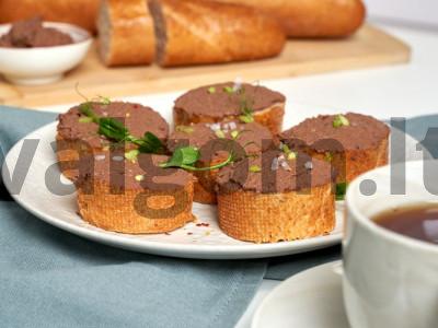 Bagetė su kalakutienos kepenėlėmis pagrindine nuotrauka