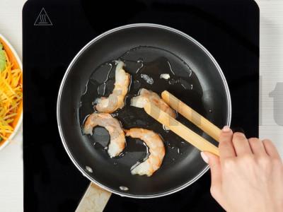 Karališkųjų krevečių pavasariniai suktinukai Žingsnis 1
