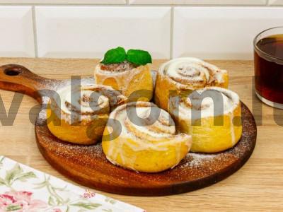 Cinnabons su rikota pagrindine nuotrauka