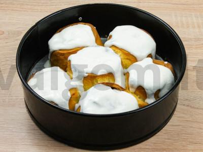 Cinnabon su obuoliais ir rikota. Žingsnis 7