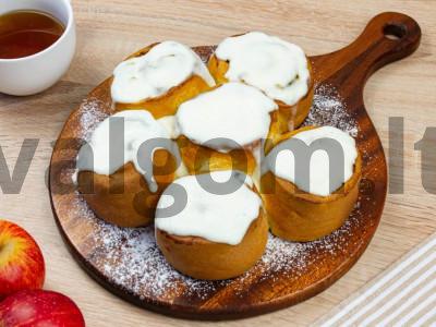 Cinnabon su obuoliais ir rikota. pagrindine nuotrauka