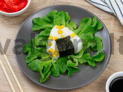 Onigiri su kukurūzais pagrindine nuotrauka