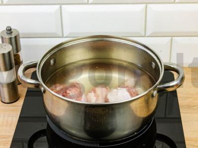 Naminiai kalakutų šlaunelių cholodetai Žingsnis 1