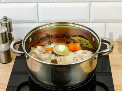 Naminiai kalakutų šlaunelių cholodetai Žingsnis 3