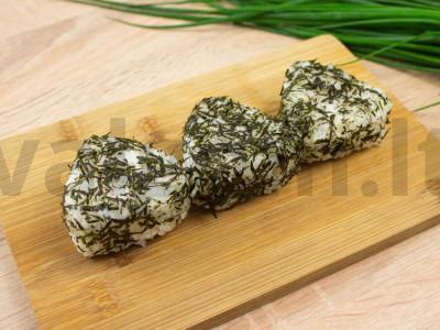 Onigiri su raudona žuvimi ir žalumynais Žingsnis 2