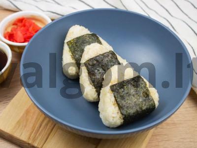 Onigiri su tunu ir sūriu pagrindine nuotrauka