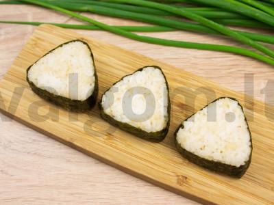 Onigiri su krabų lazdelėmis ir varškės sūriu Žingsnis 3