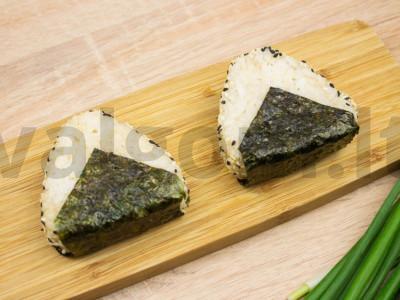 Onigiri su rausvąja lašiša Žingsnis 3