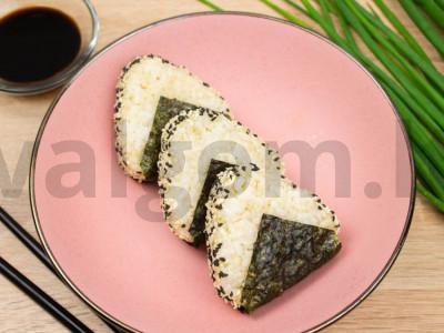 Onigiri su rausvąja lašiša Žingsnis 4