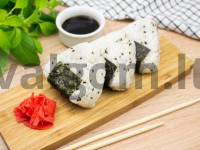 Onigiri su menkės kepenėlėmis, bazilikais ir kalendromis pagrindine nuotrauka