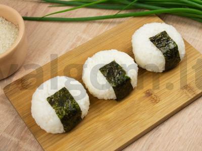 Onigiri su dešrelėmis ir aitriųjų paprikų padažu Žingsnis 2